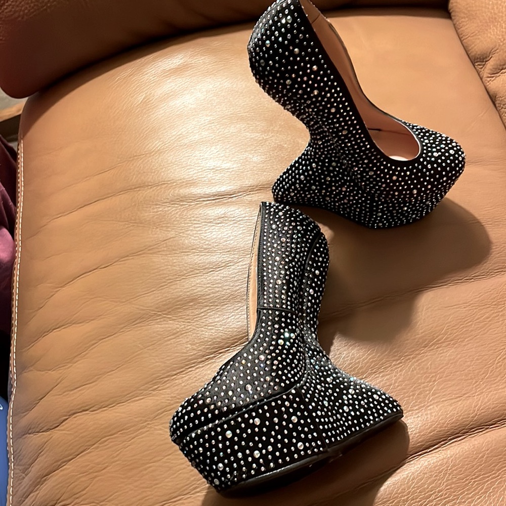 Shein Freda curved wedge platforms - Picture 2 of 5